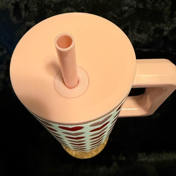 Simple Modern Limited Valentines Day White With Pink/Red Heart 40oz Trek Tumbler - Picture 7 of 9